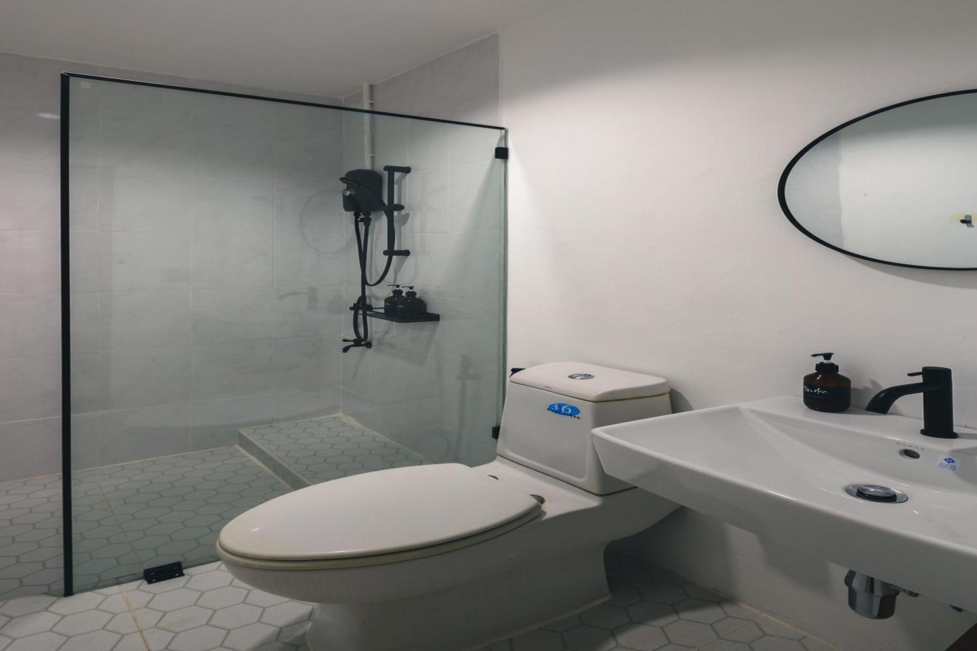 Yindee Travellers Lodge Нан Экстерьер фото