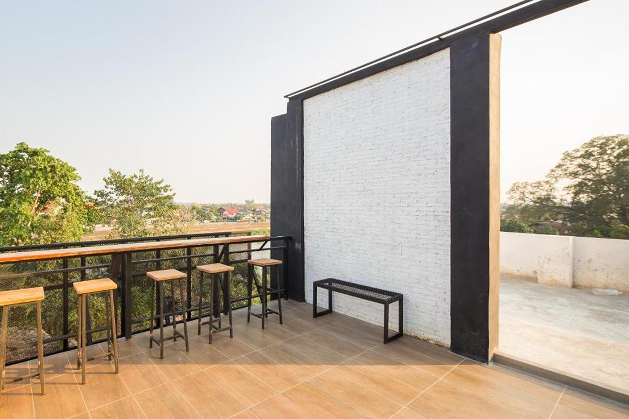 Yindee Travellers Lodge Нан Экстерьер фото